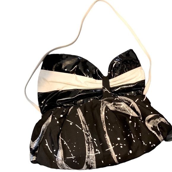 CYNTHIA Matthews Vintage Black and White Patent Leather and Fabric Shoulder Bag - Picture 8 of 16